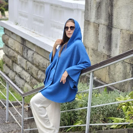 Пончо с капюшоном